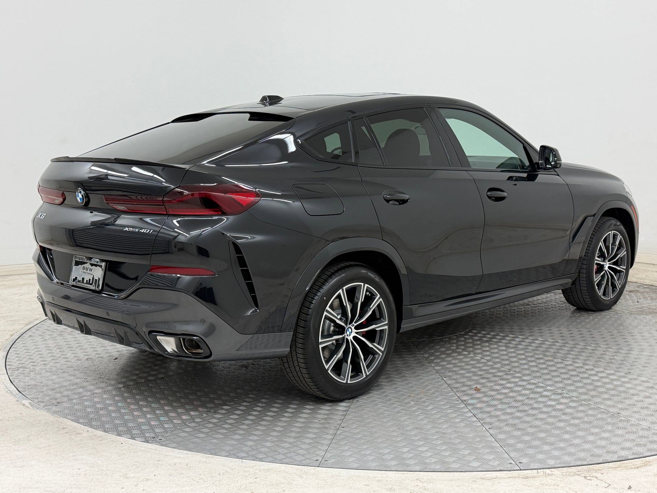 New 2026 BMW X6 xDrive40i w/ Premium Package image 9