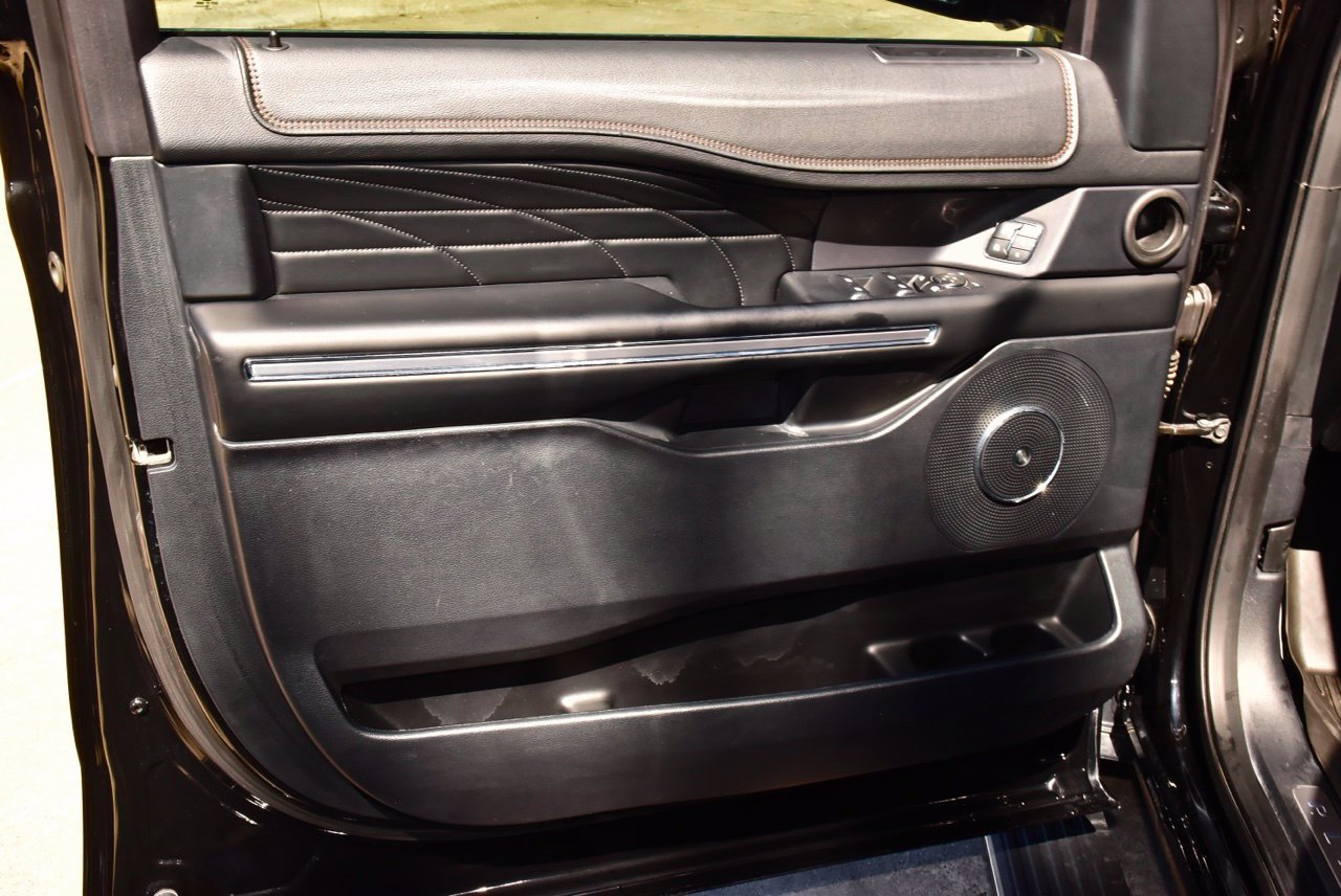 Used 2018 Ford Expedition Platinum AWD/4WD image 36