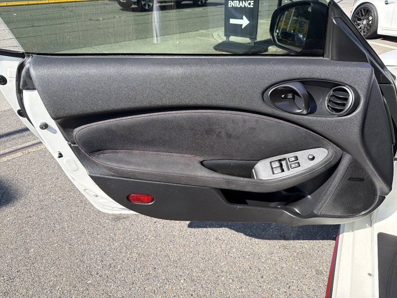 Used 2017 Nissan 370Z NISMO RWD image 33