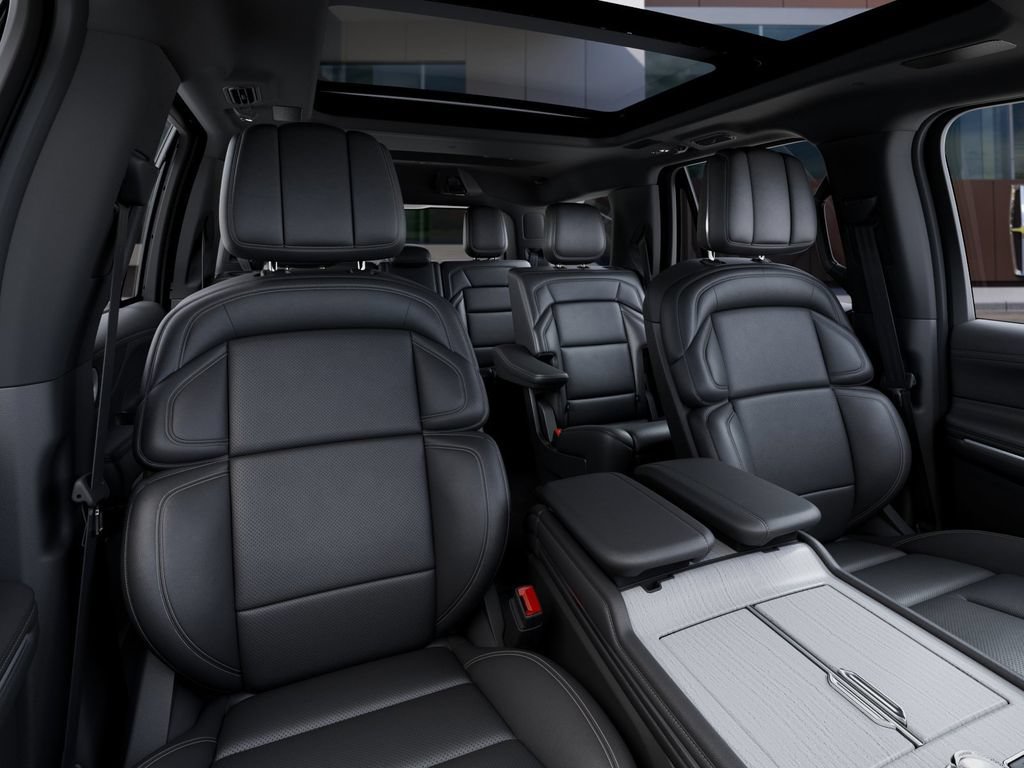 New 2027 Lincoln Navigator Reserve w/ Jet Appearance Package AWD/4WD image 10