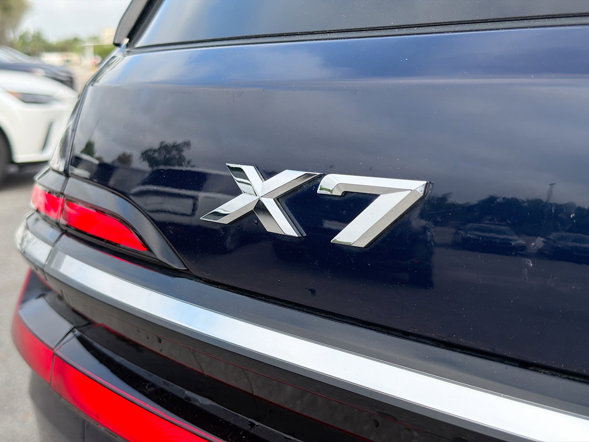 Used 2024 BMW X7 xDrive40i w/ Premium Package AWD/4WD image 11