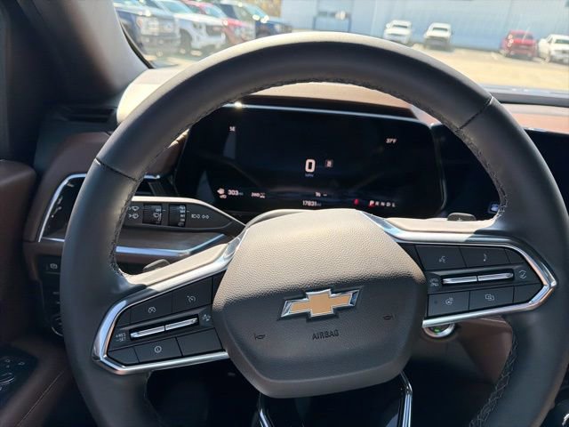 Used 2025 Chevrolet Suburban High Country image 35