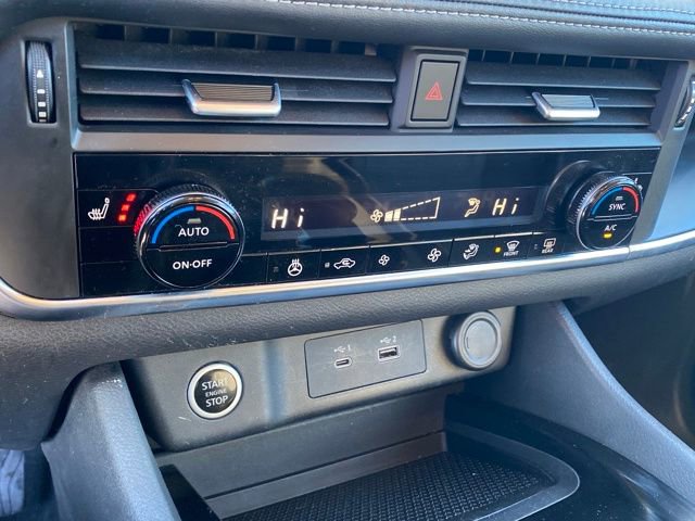 Used 2022 Nissan Rogue S image 12