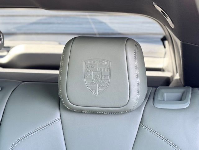 New 2025 Porsche Macan 4 Electric image 34