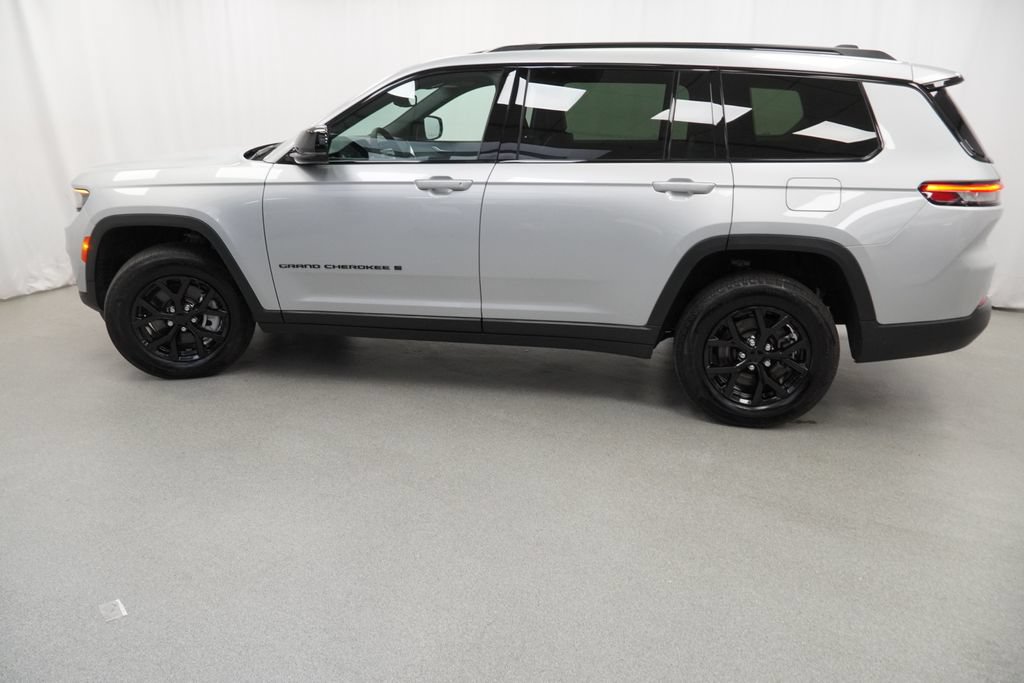 Certified 2024 Jeep Grand Cherokee L Altitude AWD/4WD image 14