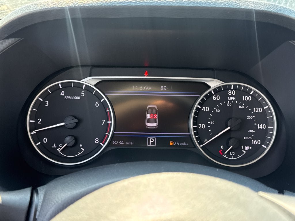 Used 2025 Nissan Sentra SR FWD image 21