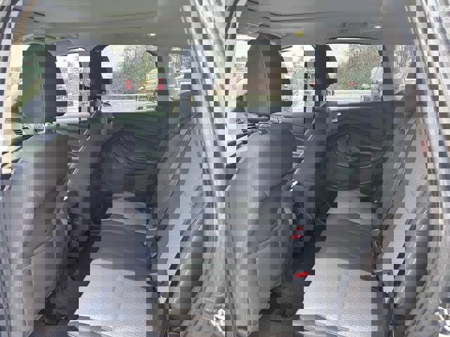 Used 2017 Ford Escape SE w/ Equipment Group 201A image 11