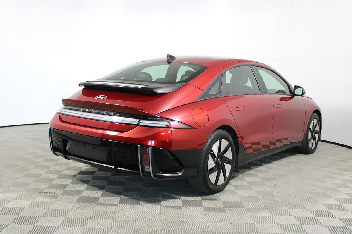 Used 2024 Hyundai Ioniq 6 SE RWD image 36