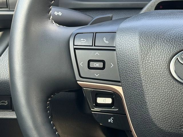 Certified 2024 Toyota Crown Platinum image 27