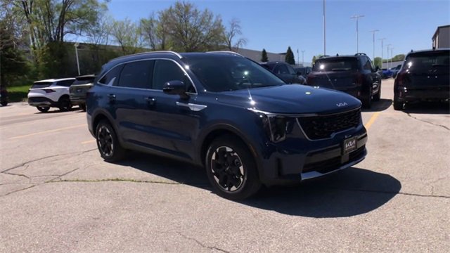New 2025 Kia Sorento S w/ Panoramic Sunroof Package image 4