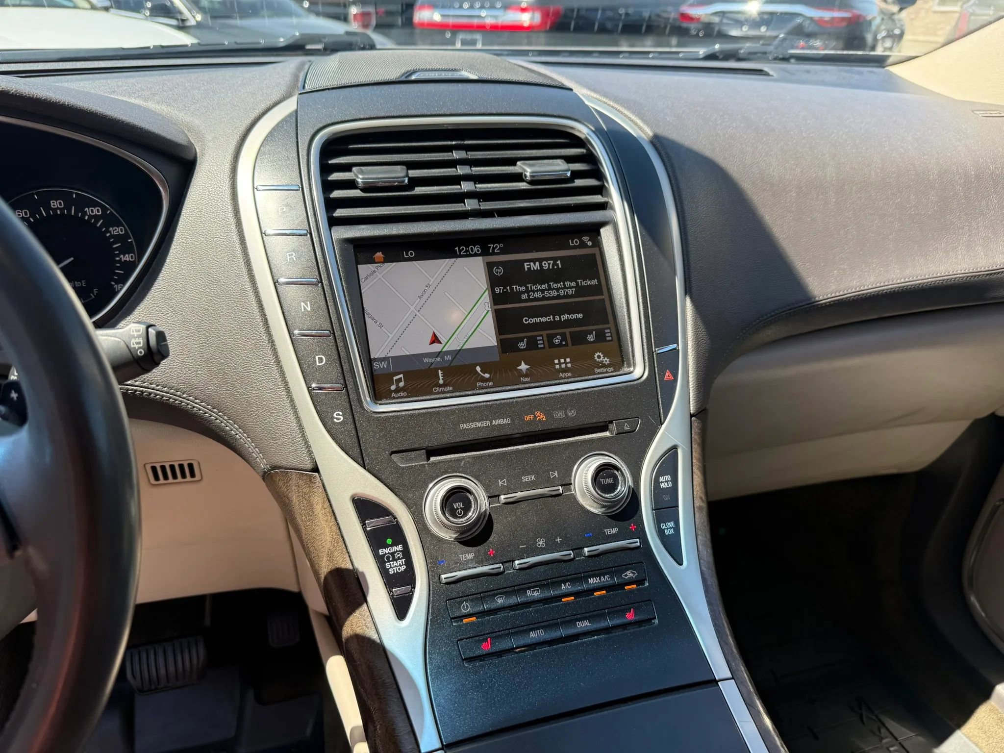 Used 2017 Lincoln MKX Select w/ Select Plus Package FWD image 19