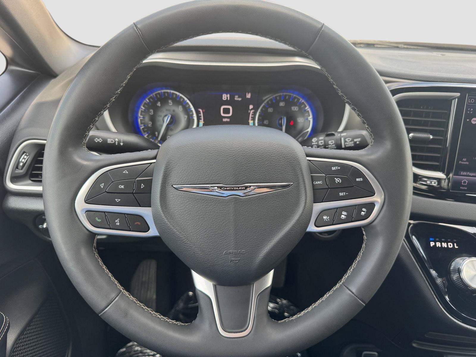 Used 2025 Chrysler Pacifica Select FWD image 14