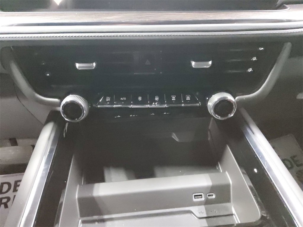 Used 2025 Chevrolet Tahoe LS image 28