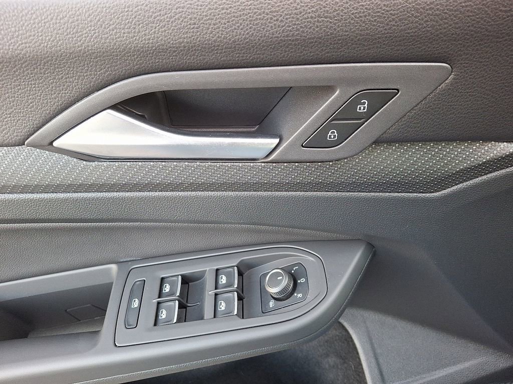 Used 2024 Volkswagen Golf R image 13