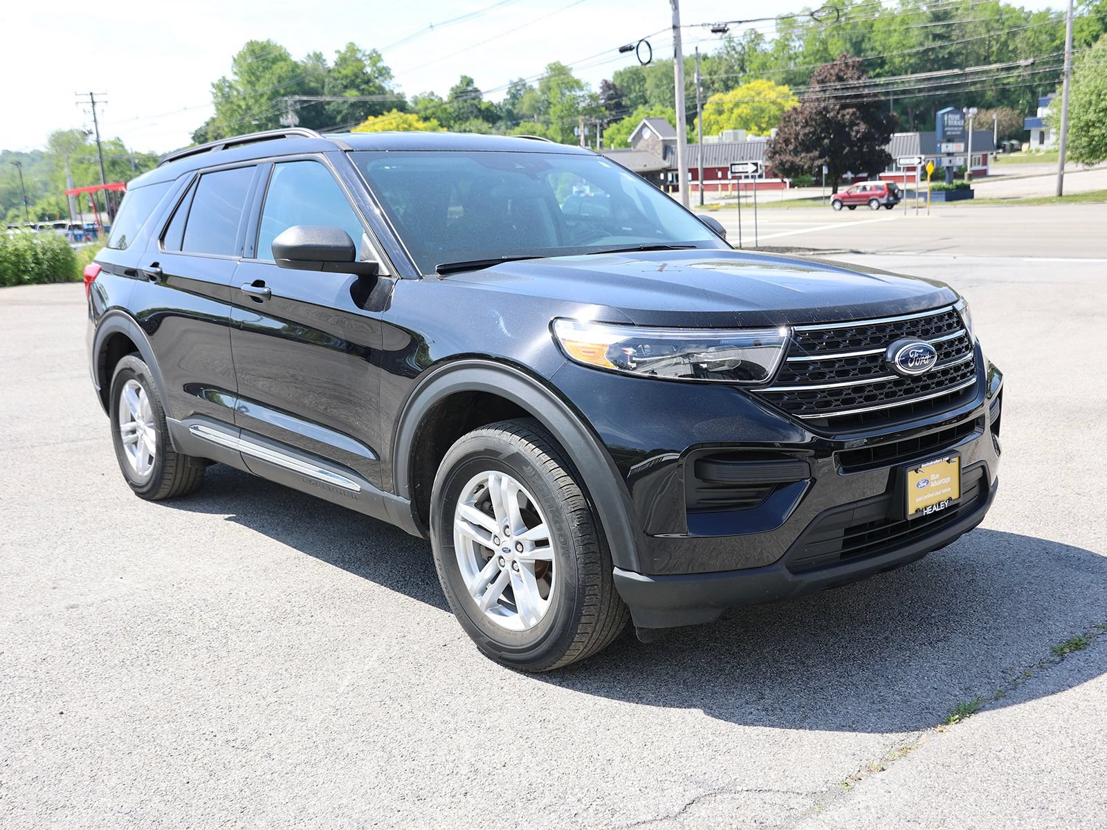 Used 2023 Ford Explorer XLT w/ Class IV Trailer Tow Package AWD/4WD image 1