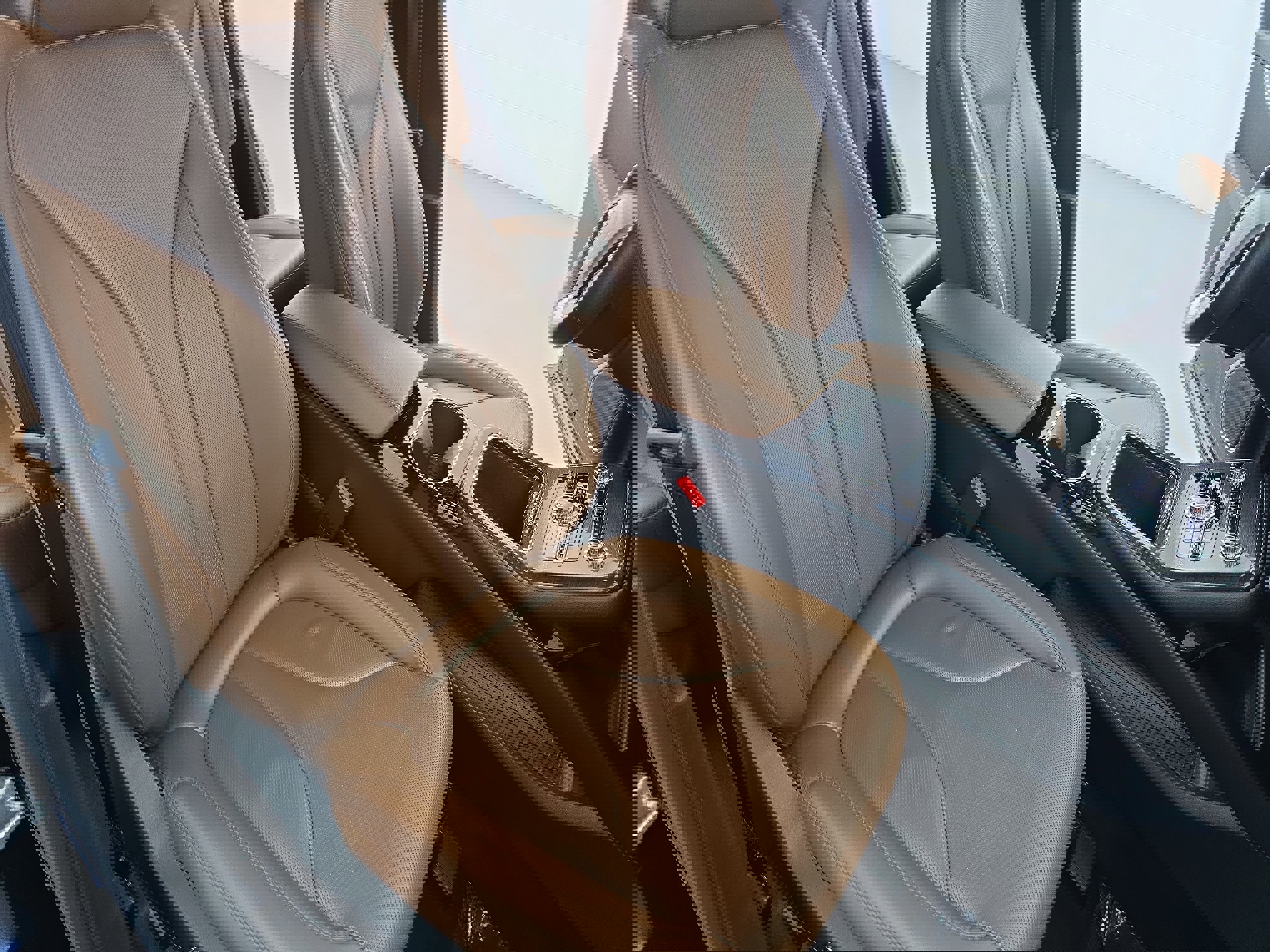 Used 2023 Lincoln Nautilus Reserve image 10