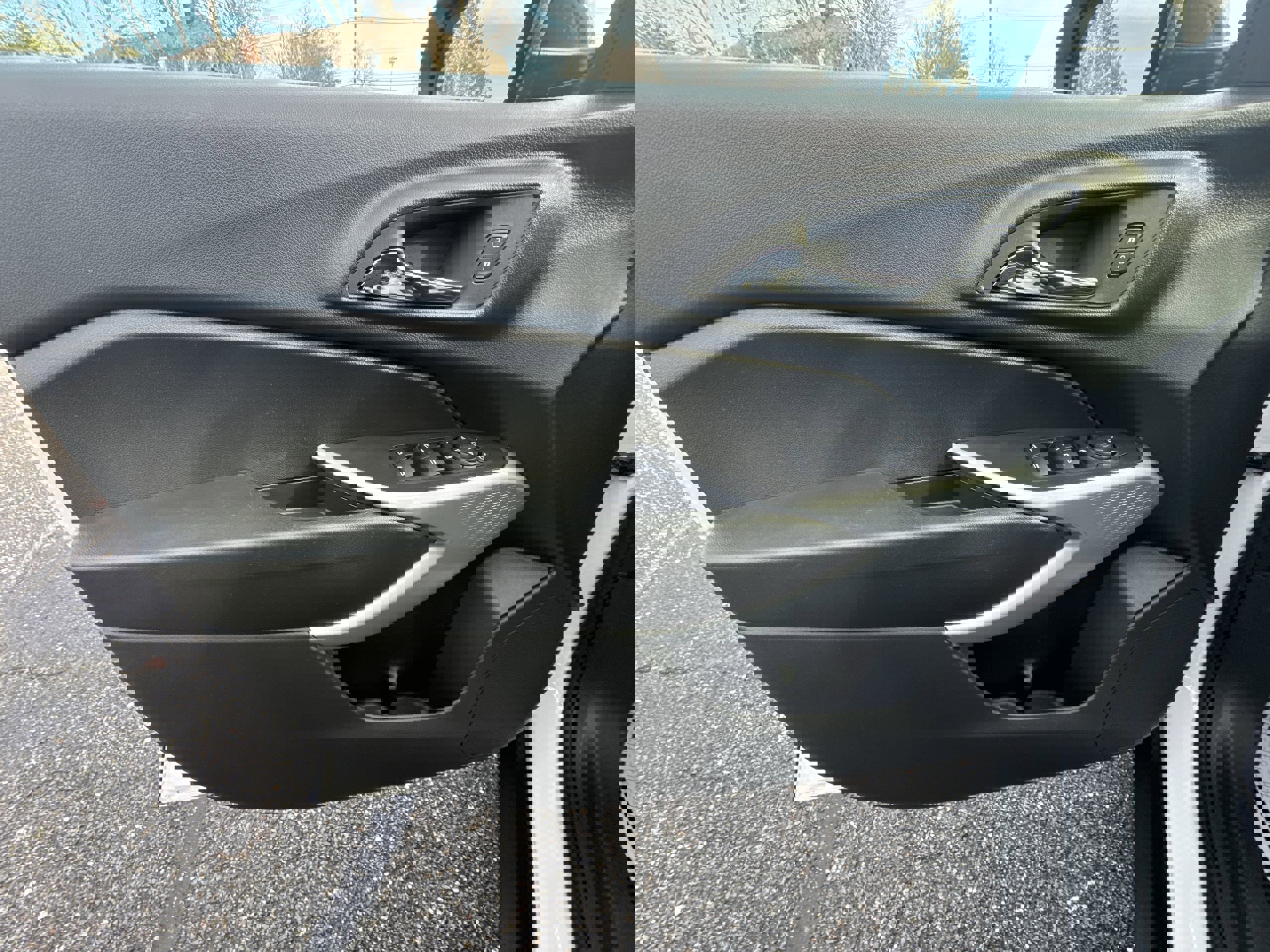 Used 2024 Chevrolet Trax RS w/ Driver Confidence Package image 23