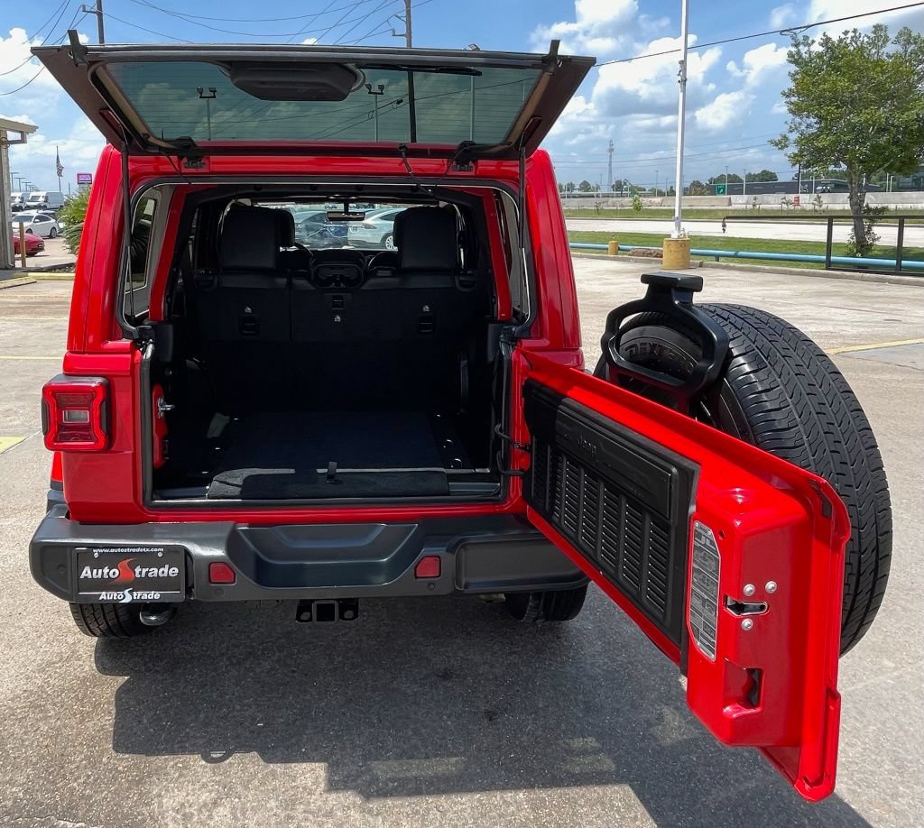 Used 2019 Jeep Wrangler Unlimited Sahara AWD/4WD image 10