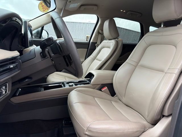 Used 2023 Lincoln Corsair AWD image 12