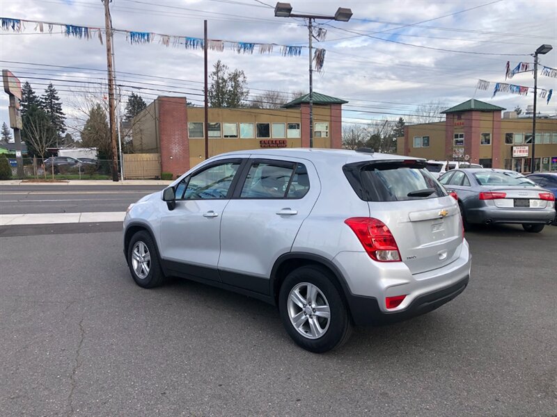 Used 2019 Chevrolet Trax LS FWD image 3