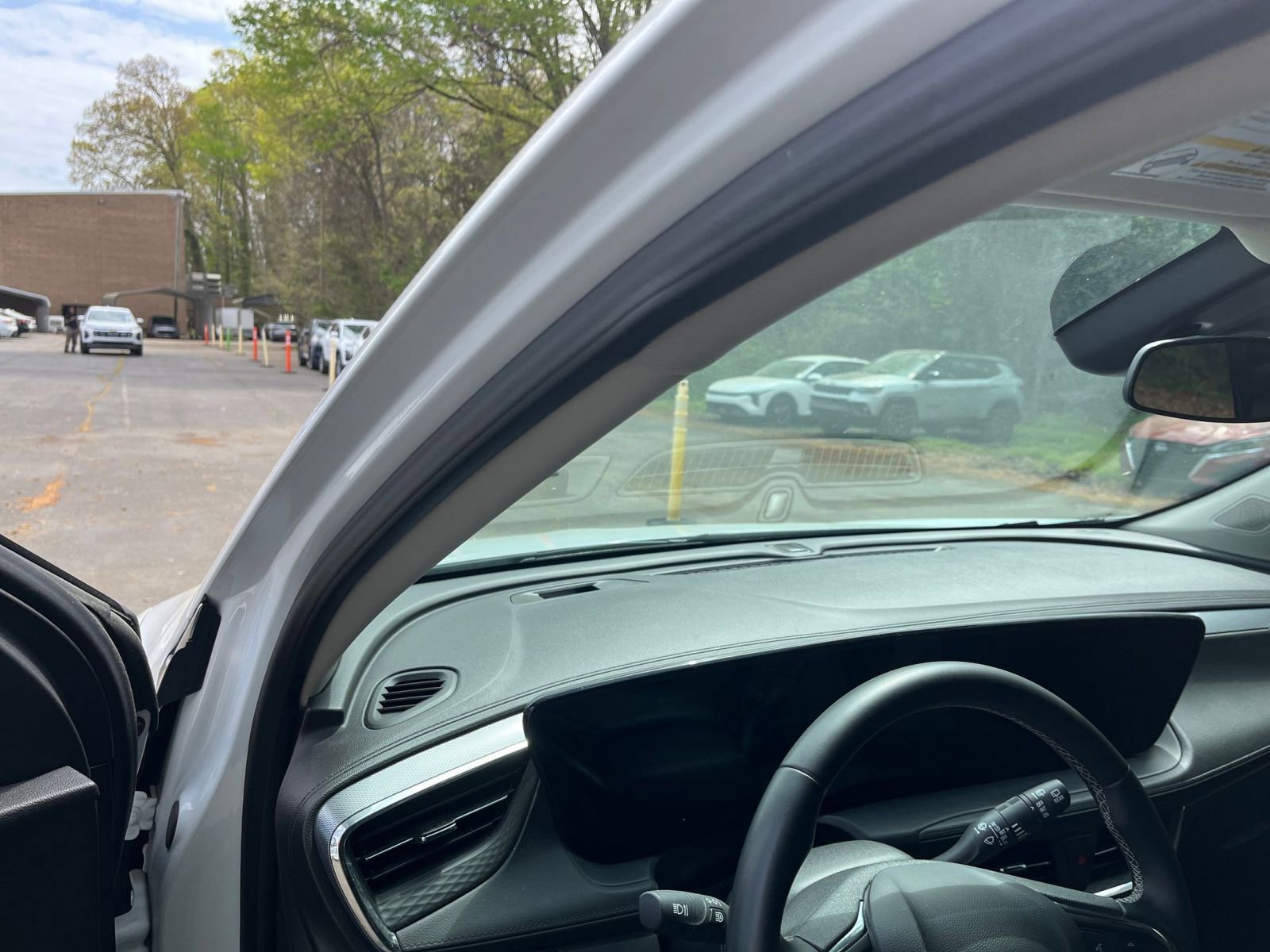 Used 2025 Buick Encore GX Preferred image 33