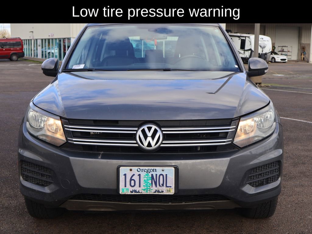 Used 2017 Volkswagen Tiguan S image 9
