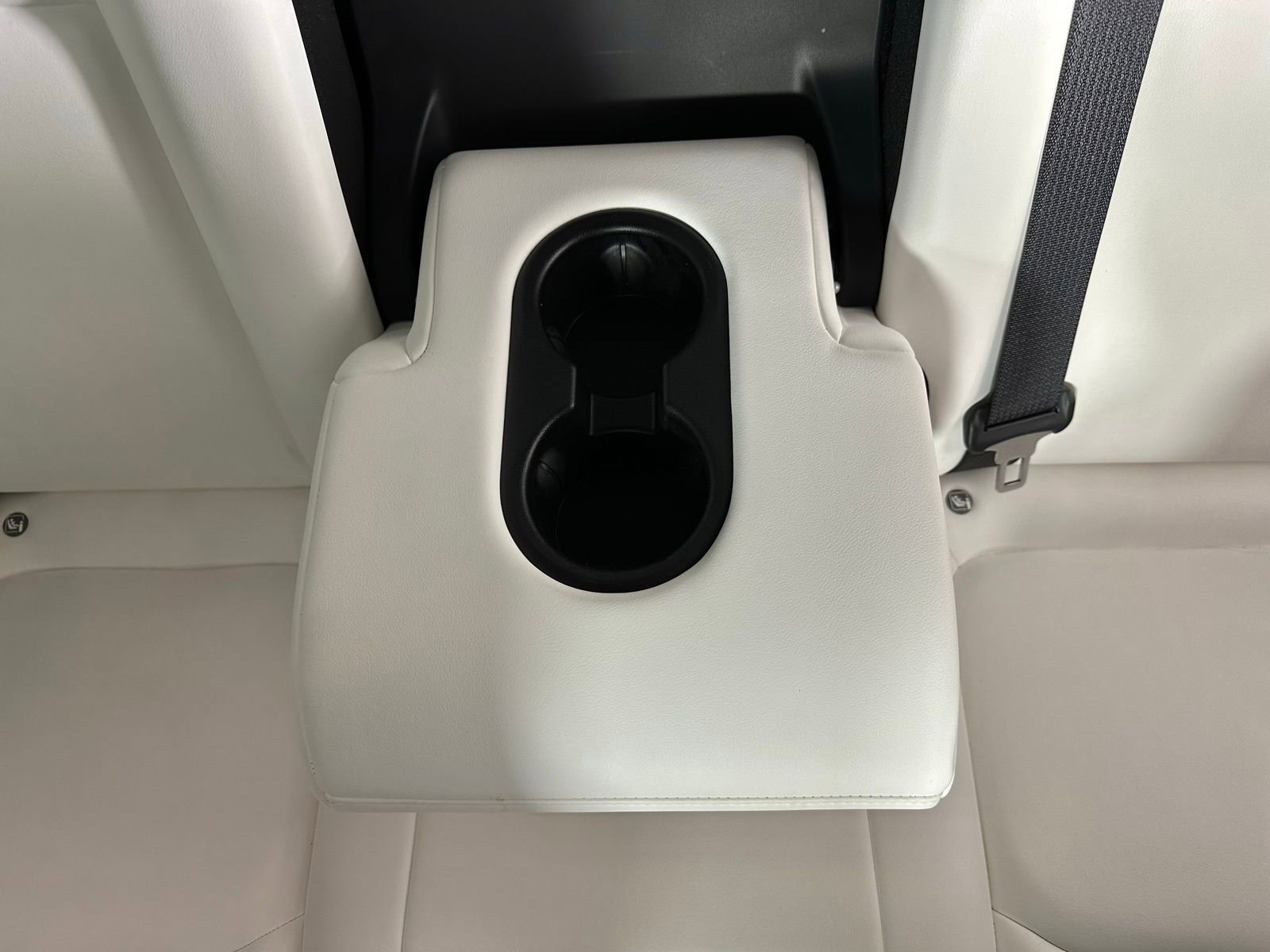 Used 2021 Tesla Model Y Long Range AWD/4WD image 31
