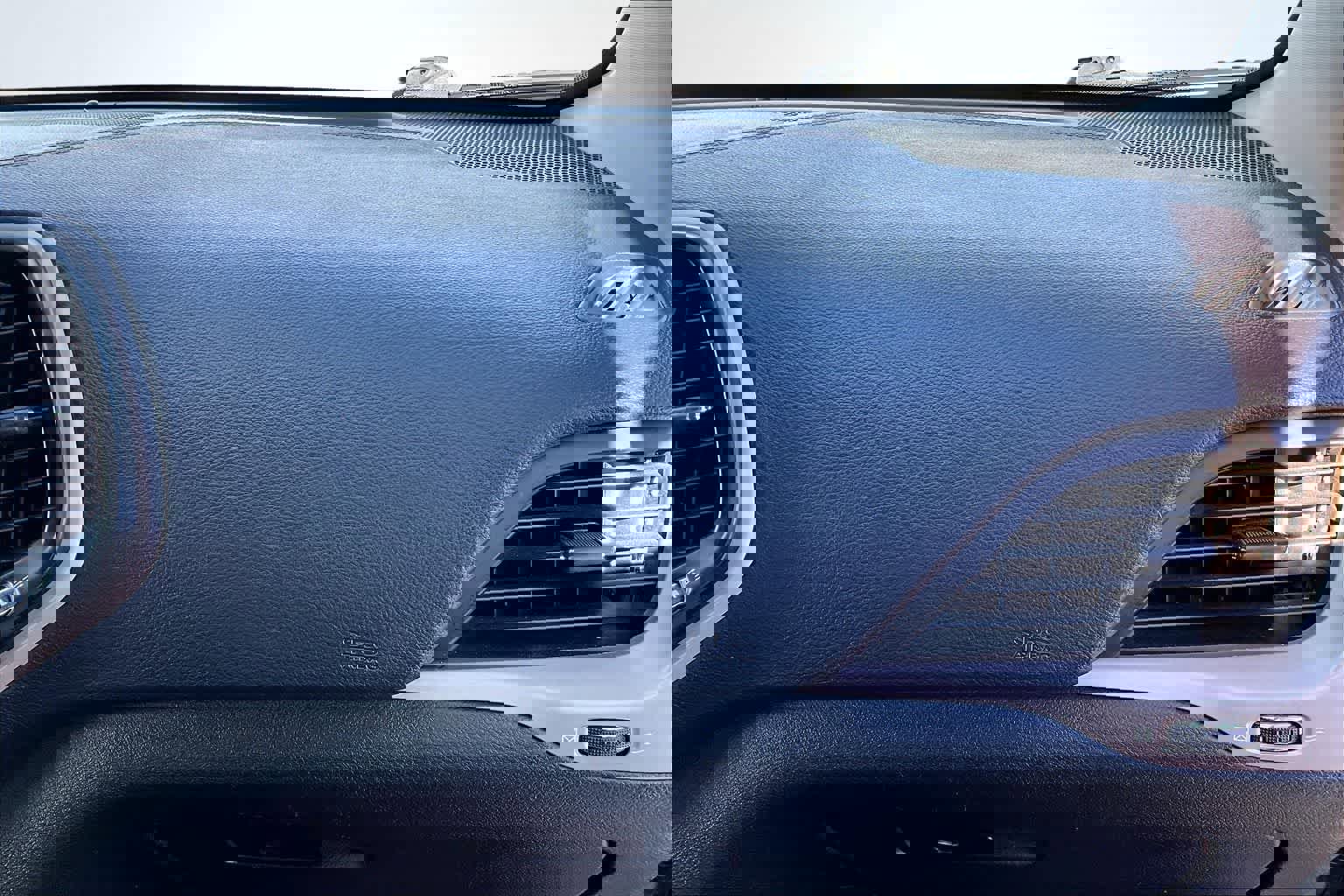 Used 2017 Jeep Cherokee Latitude w/ Comfort/Convenience Group image 24