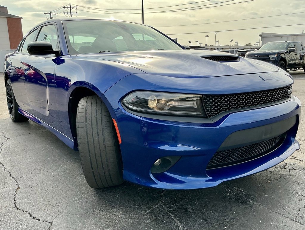 Used 2018 Dodge Charger SXT Plus w/ Blacktop Package image 2
