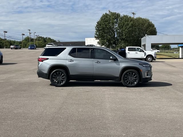 Used 2023 Chevrolet Traverse RS w/ LPO, Floor Liner Package FWD image 2