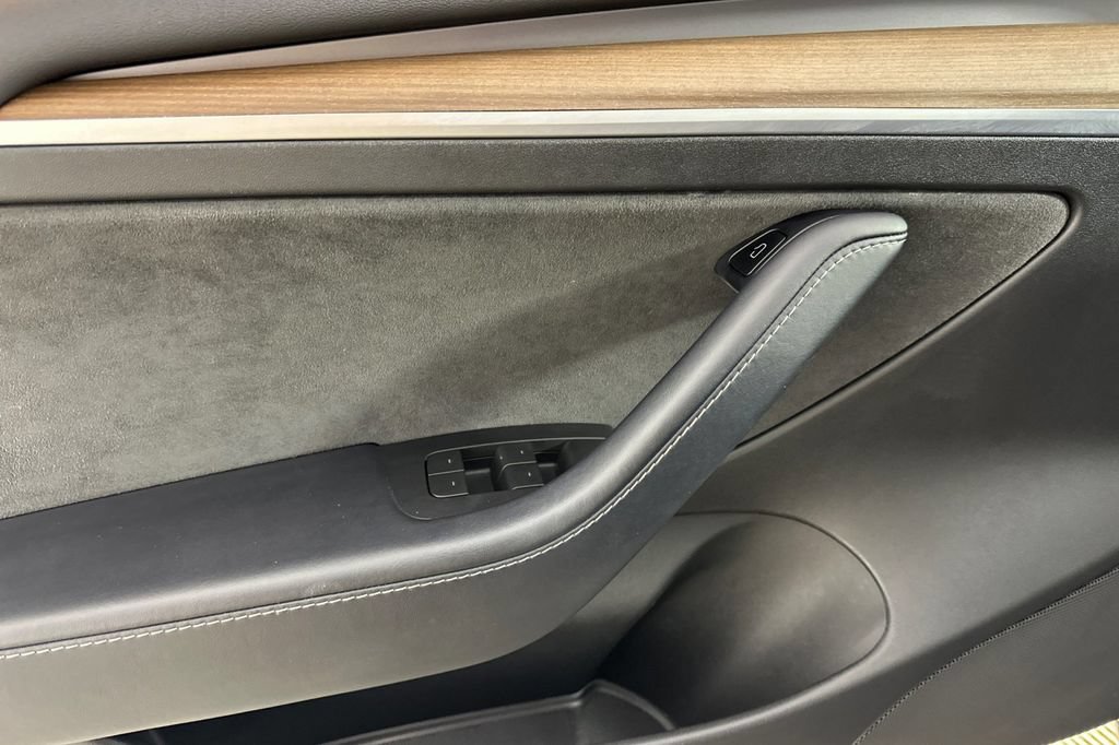 Used 2022 Tesla Model 3 Long Range AWD/4WD image 11