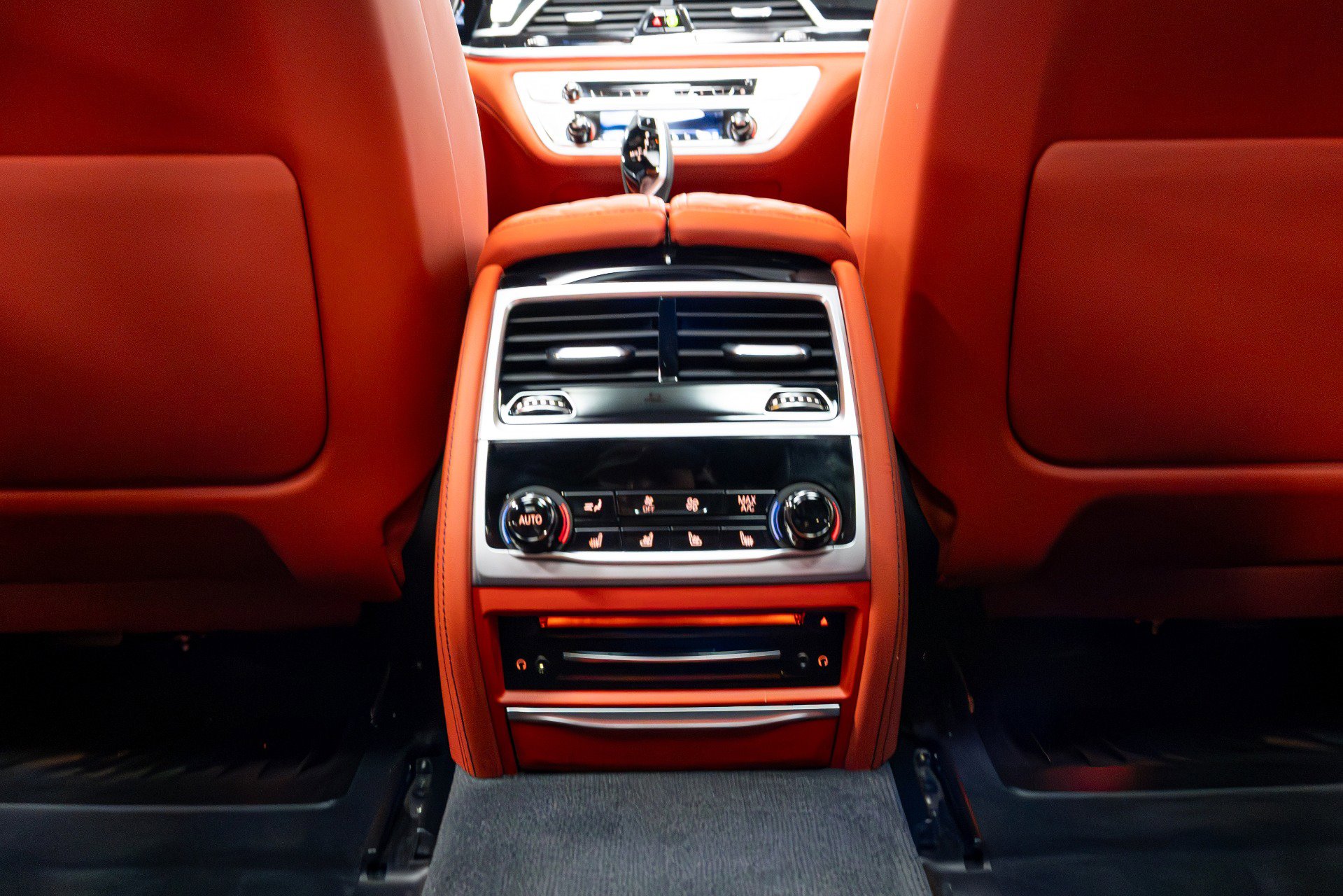 Used 2022 BMW M760i xDrive image 35