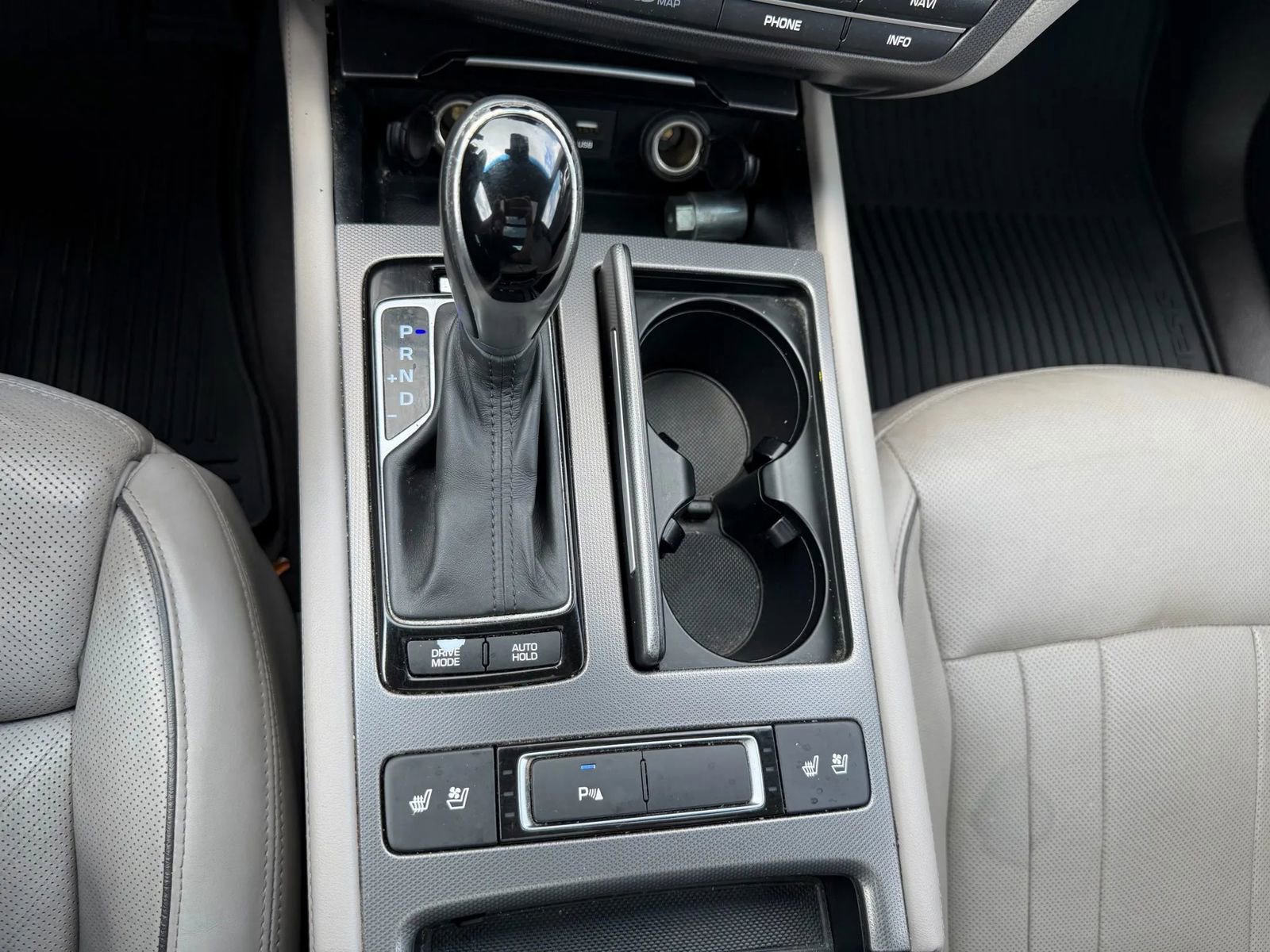 Used 2015 Hyundai Genesis 5.0 image 32