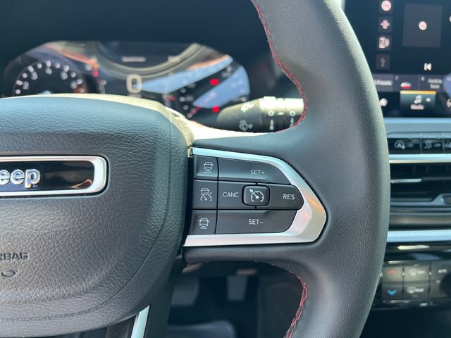 Certified 2025 Jeep Compass Trailhawk AWD/4WD image 16