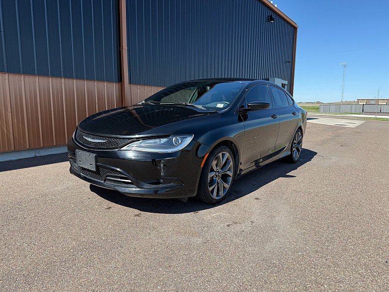 Used 2015 Chrysler 200 S FWD image 2