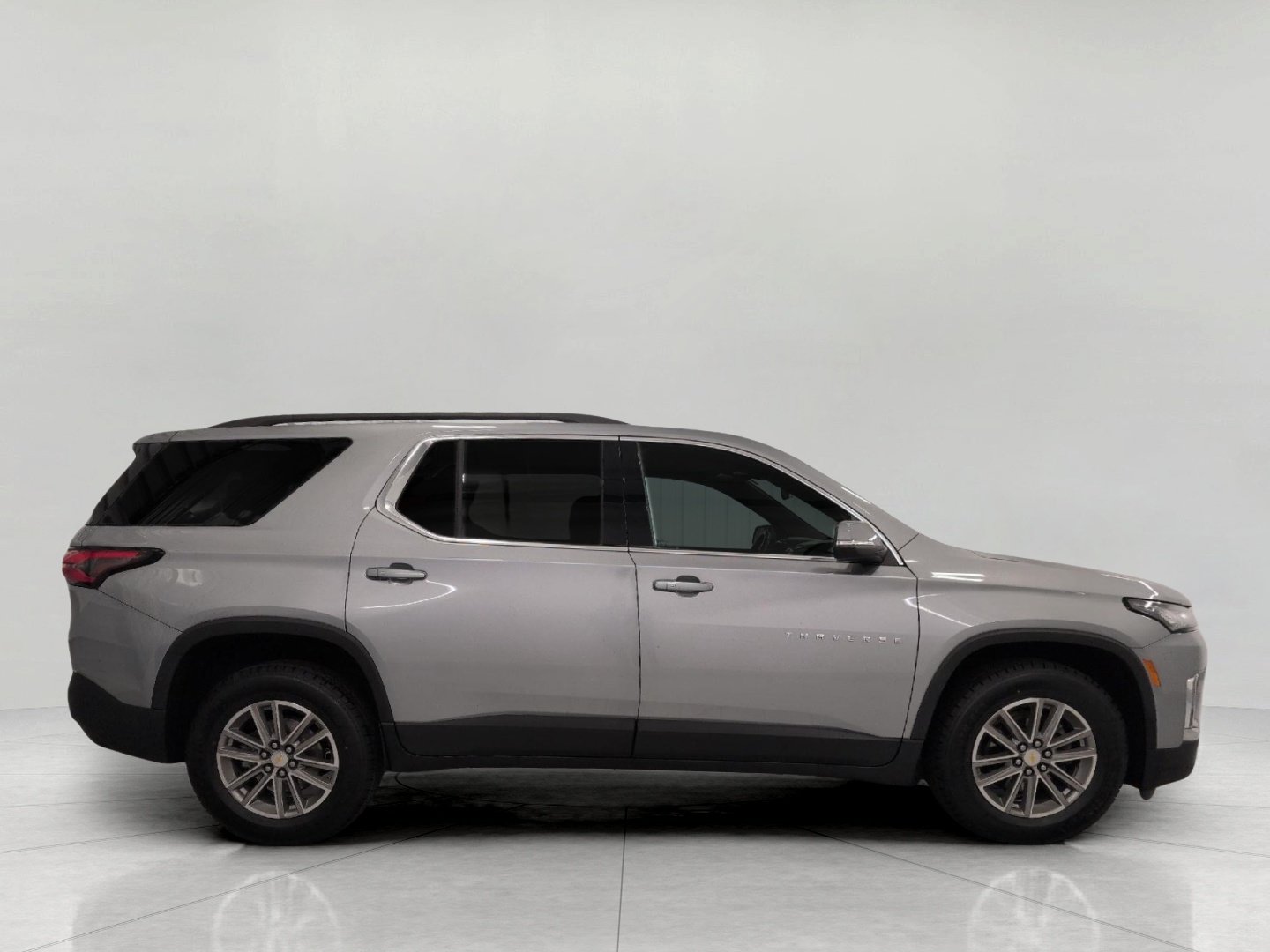 Used 2023 Chevrolet Traverse LT w/ LPO, Floor Liner Package AWD/4WD image 12