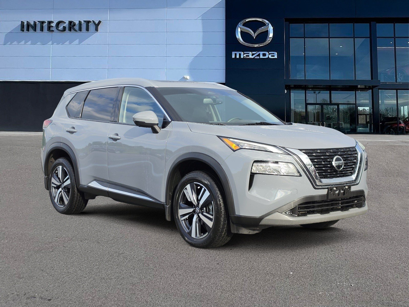 Used 2021 Nissan Rogue SL FWD image 2