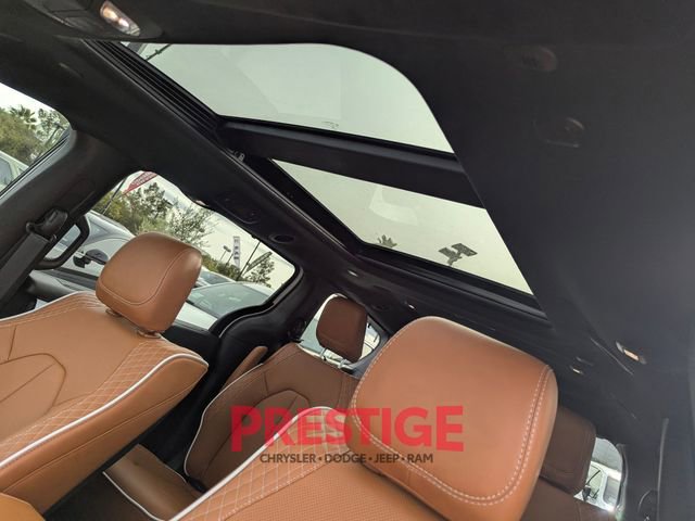 New 2026 Chrysler Pacifica Pinnacle w/ Trailer Tow Group image 26