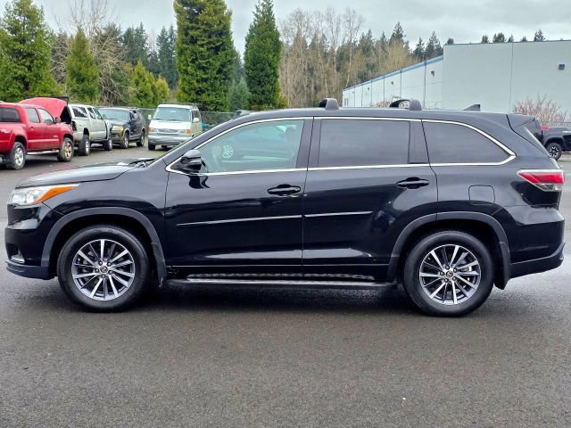 Used 2015 Toyota Highlander LE image 4