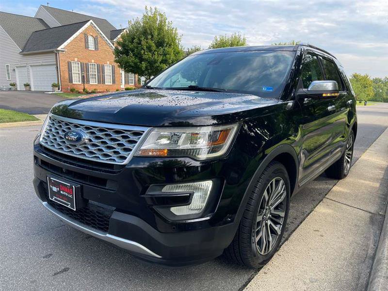 Used 2017 Ford Explorer Platinum AWD/4WD image 1