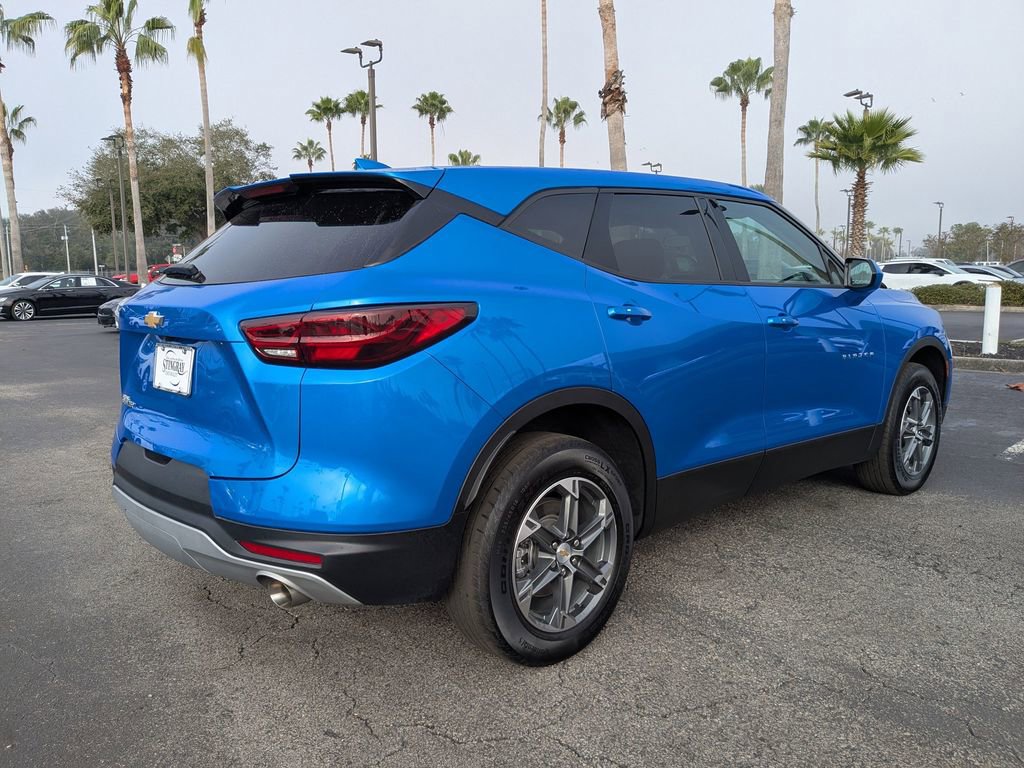 Used 2025 Chevrolet Blazer LT image 4