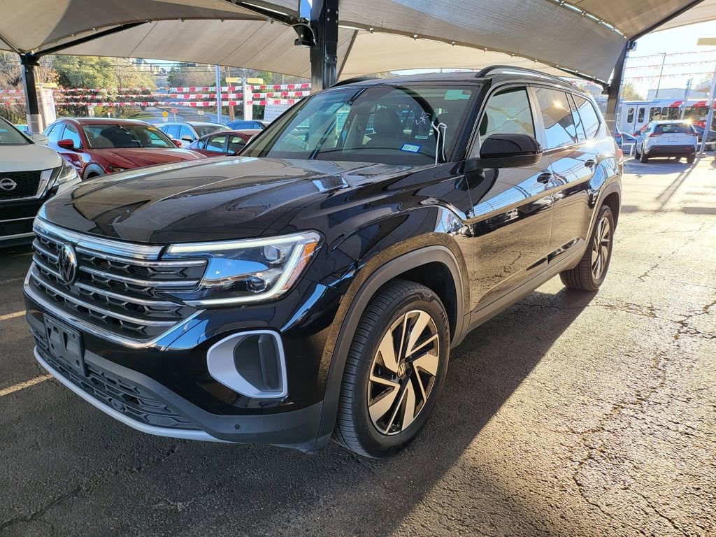 Used 2025 Volkswagen Atlas SE image 1