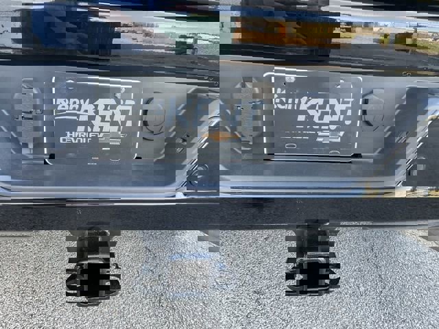 Used 2024 Chevrolet Silverado 2500 Custom w/ Custom Value Package image 9