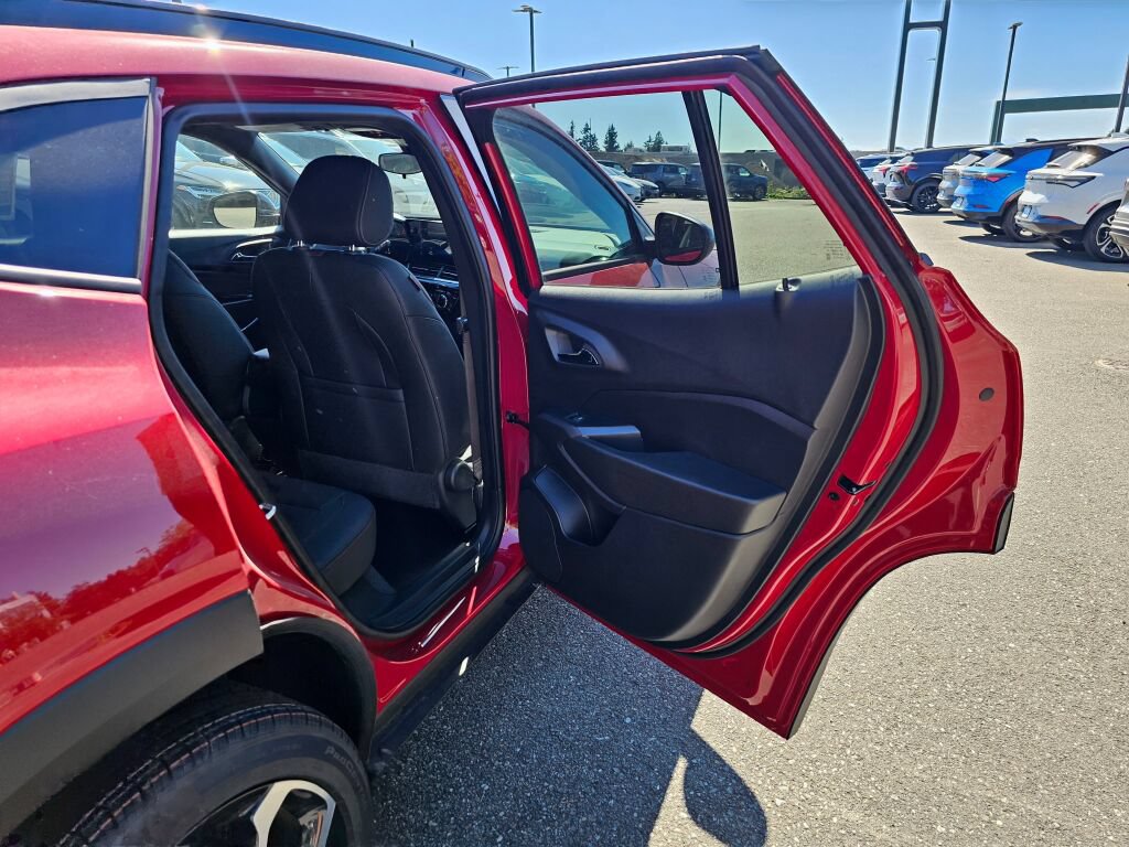 New 2026 Chevrolet Trax RS w/ Driver Confidence Package FWD image 25