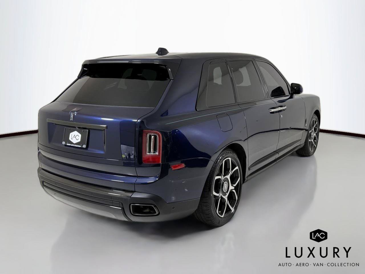 Used 2022 Rolls-Royce Cullinan Black Badge w/ Dark Exterior Package AWD/4WD image 6