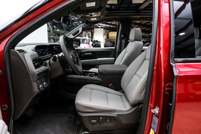 Used 2026 Chevrolet Tahoe Z71 w/ Comfort Package AWD/4WD image 13