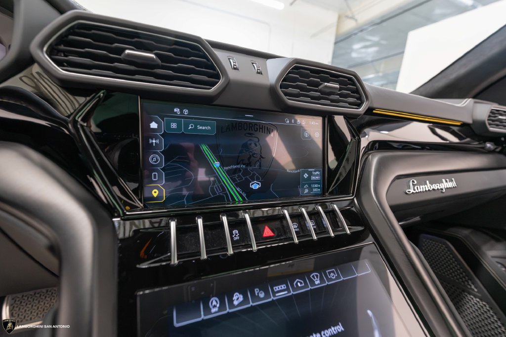 Used 2024 Lamborghini Urus S AWD/4WD image 45