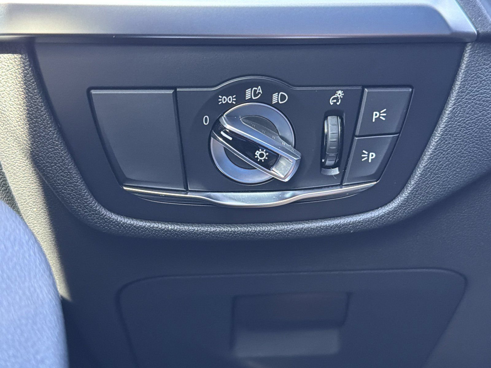Certified 2025 BMW X4 xDrive30i AWD/4WD image 29