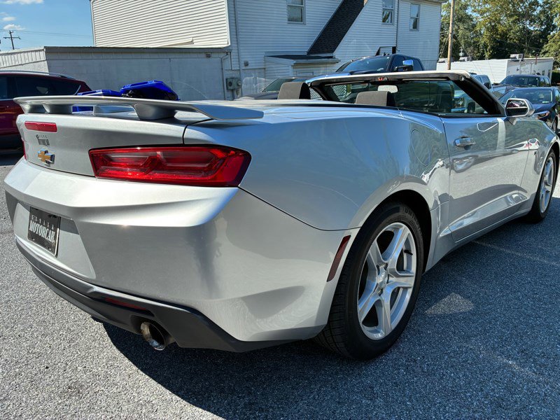 Used 2018 Chevrolet Camaro LT image 4
