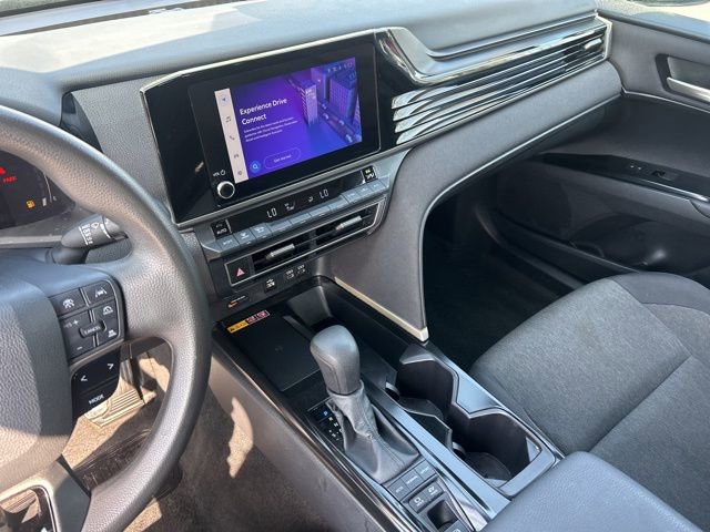 Used 2025 Toyota Camry LE image 28